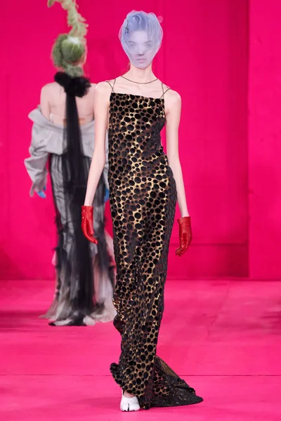 Look 28